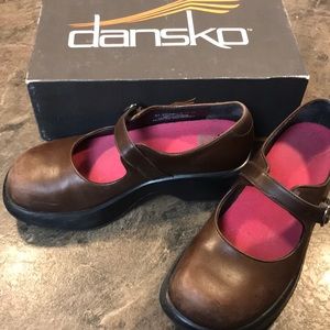 Brown Mary Jane danskos